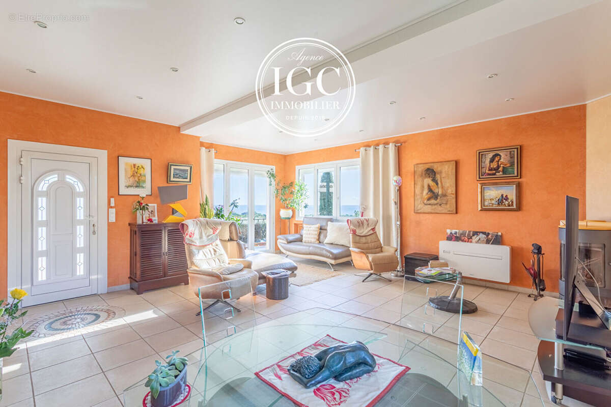 Maison de Prestige à Sausset-les-Pins  Vue Mer Panoramique  180 m² sur 1960 m² de terrain - photo 12