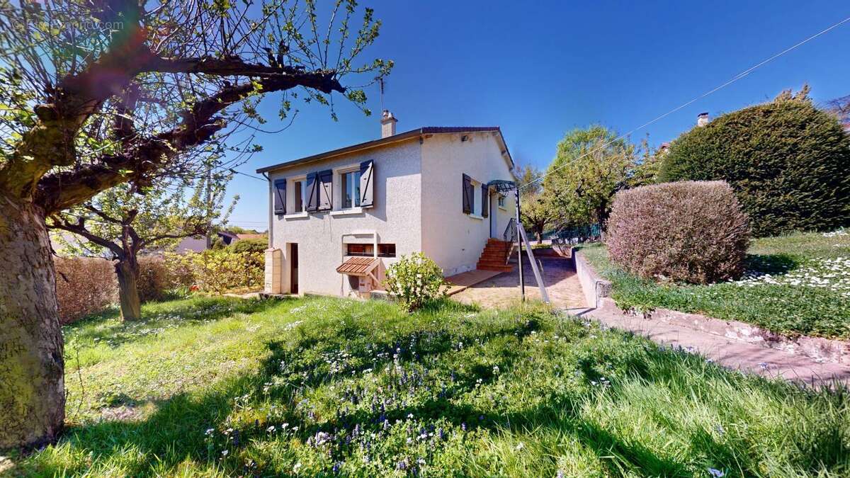 Maison à SAINTE-FOY-LES-LYON