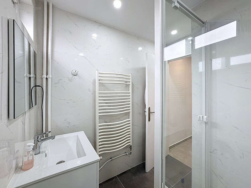 Appartement à DECINES-CHARPIEU