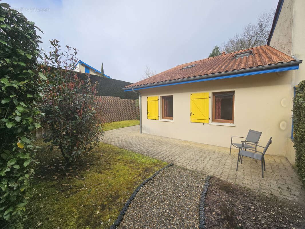 Maison à SAINT-JULIEN-EN-BORN