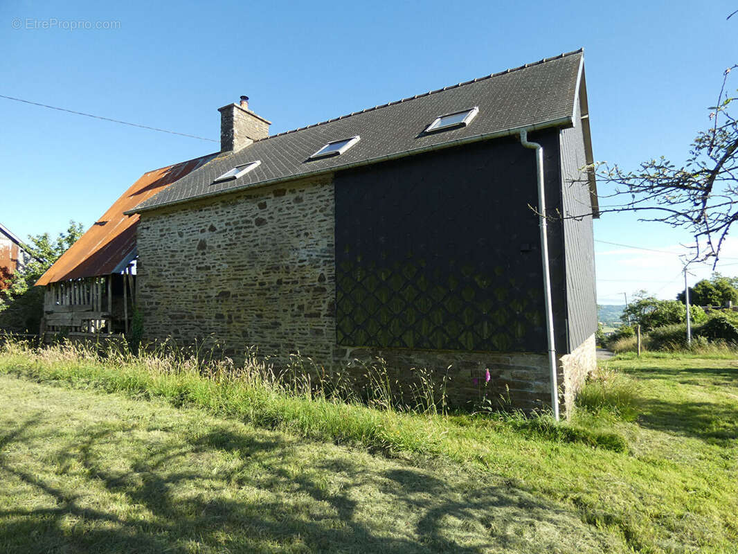 Maison à SAINT-LAURENT-DE-CUVES