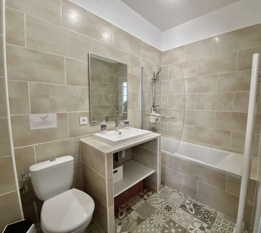 Maison à MONTOULIERS