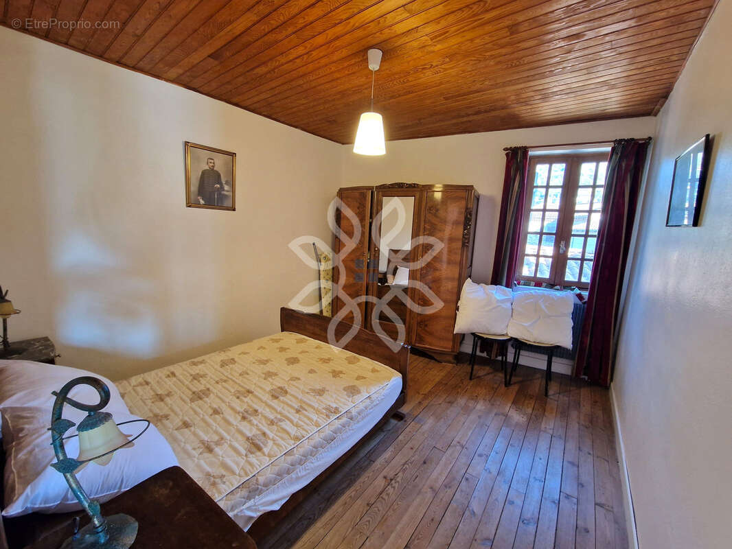 Autre à VILLENEUVE-D&#039;ALLIER