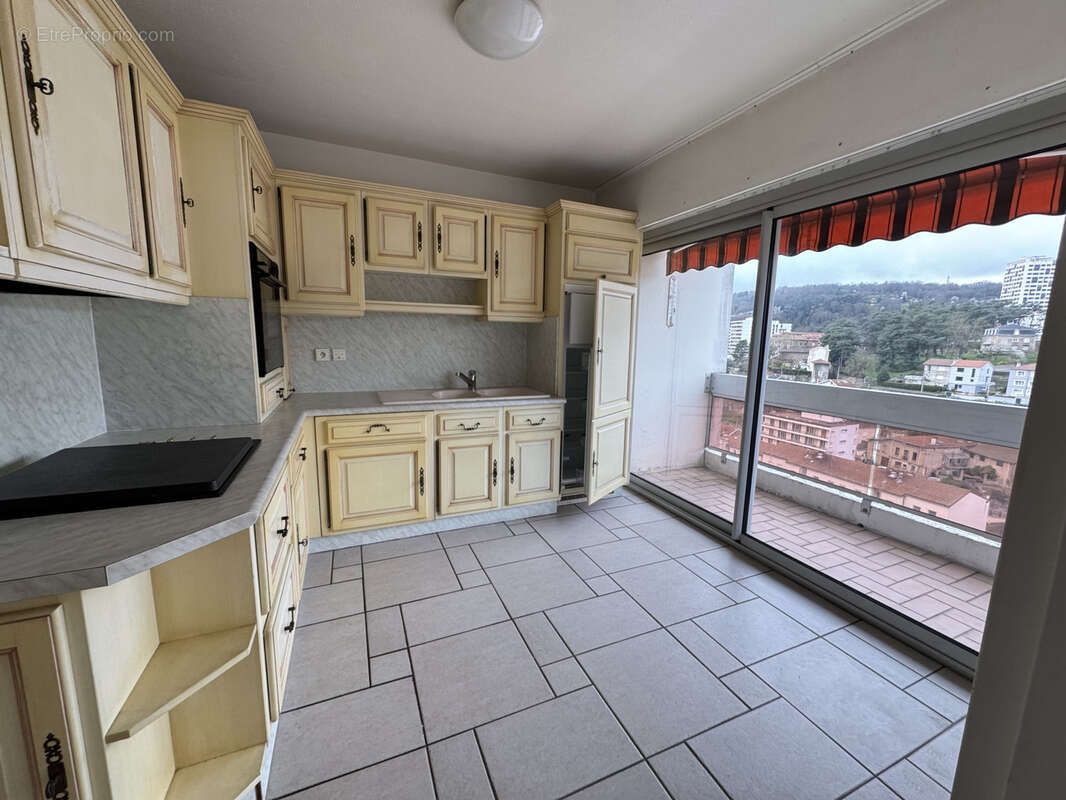 Appartement à SAINT-ETIENNE