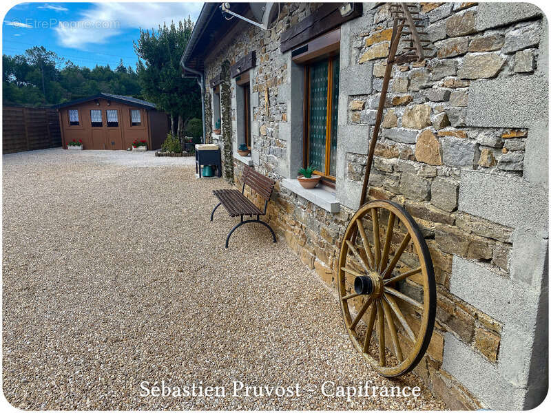 Maison à SAINT-PARDOUX-LA-RIVIERE