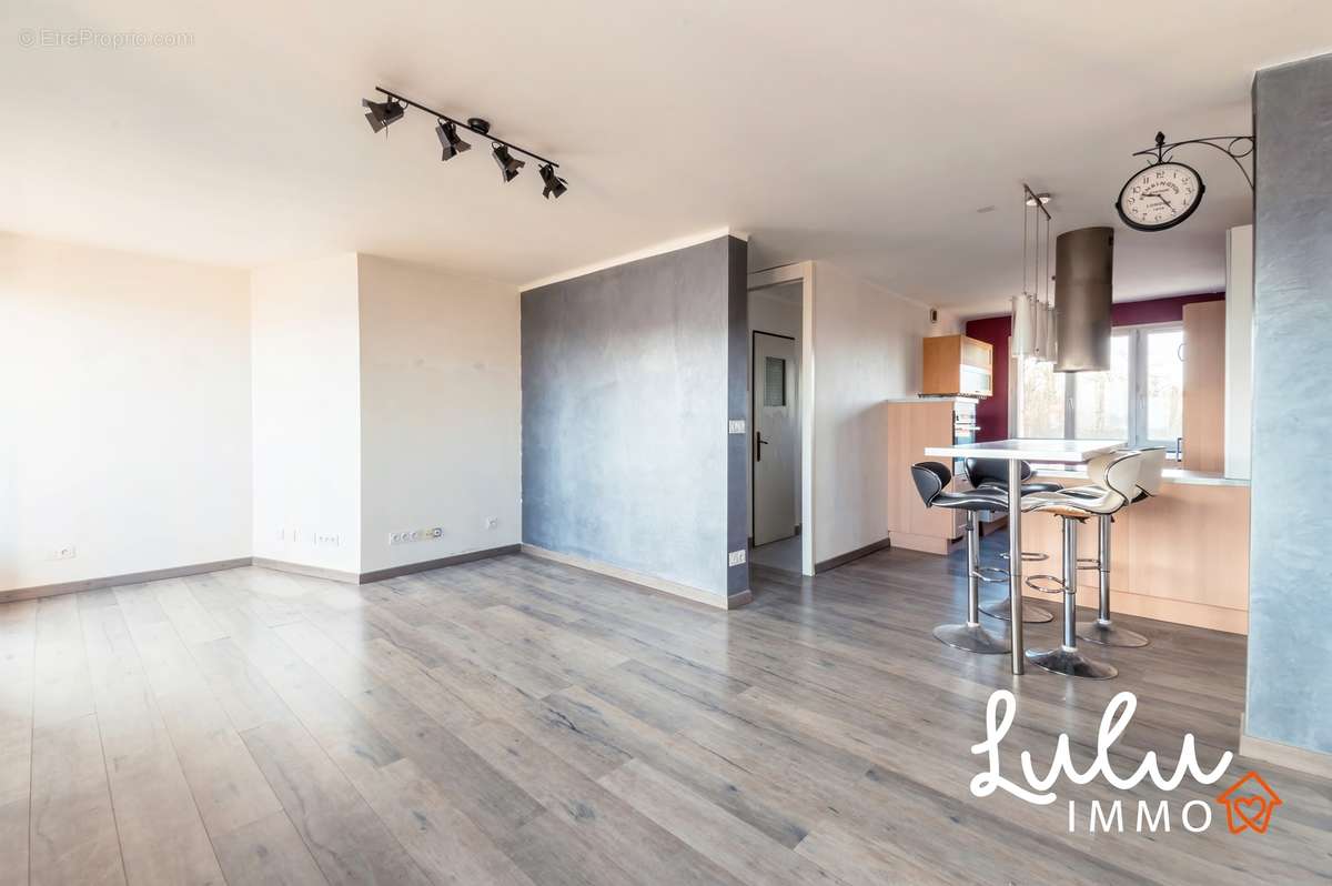 LYON 9ème – Appartement T2 Bis 66m2 avec balcon, cave et garage - photo 4
