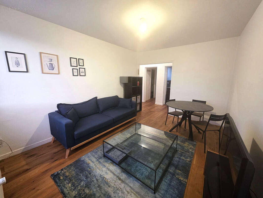 Appartement à LE MESNIL-LE-ROI