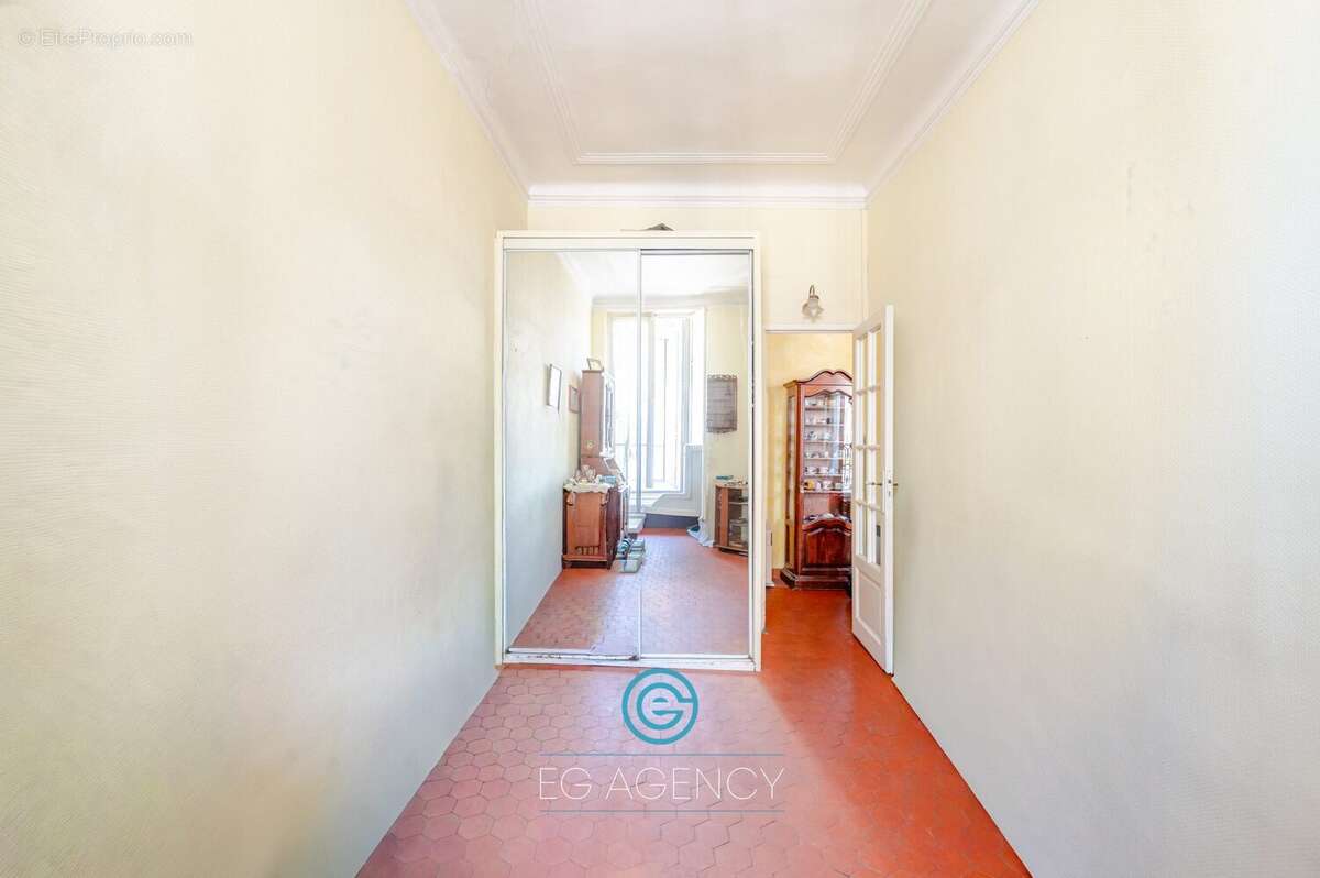 Appartement à MARSEILLE-1E
