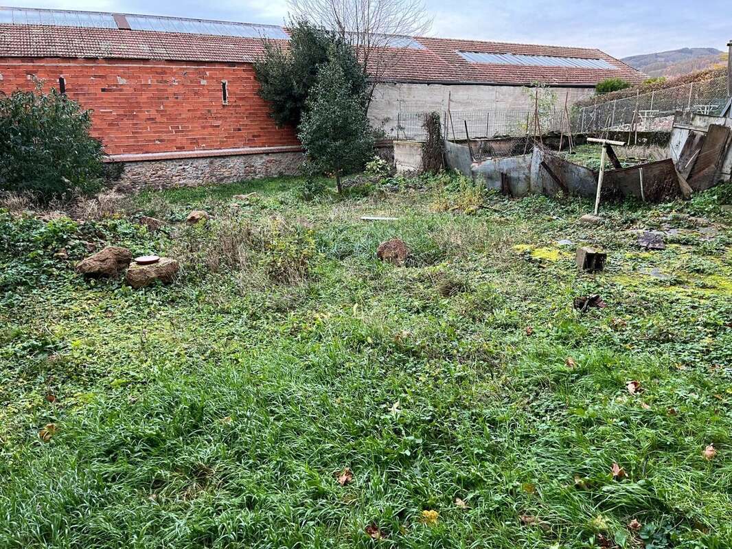 Maison à COURS-LA-VILLE