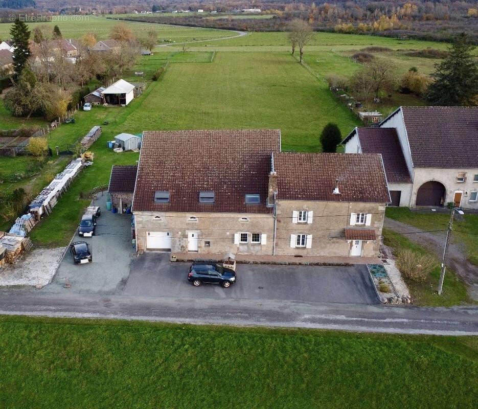Maison à LA NEUVELLE-LES-LURE
