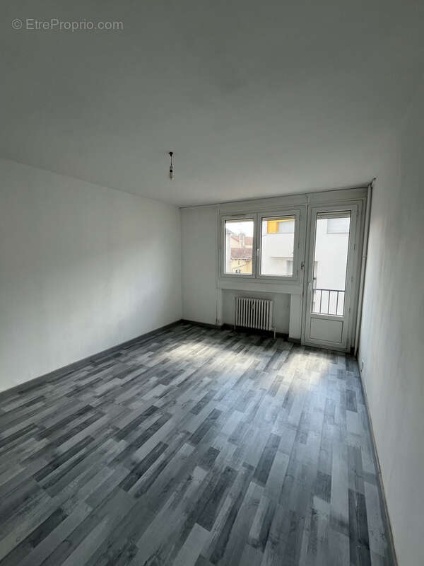 Appartement T3   Le Chambon-Feugerolles - photo 2