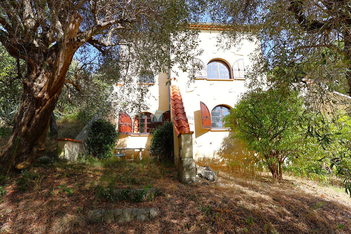 Maison 150 m² avec jardin de 1600 m² Spéracèdes - photo 4
