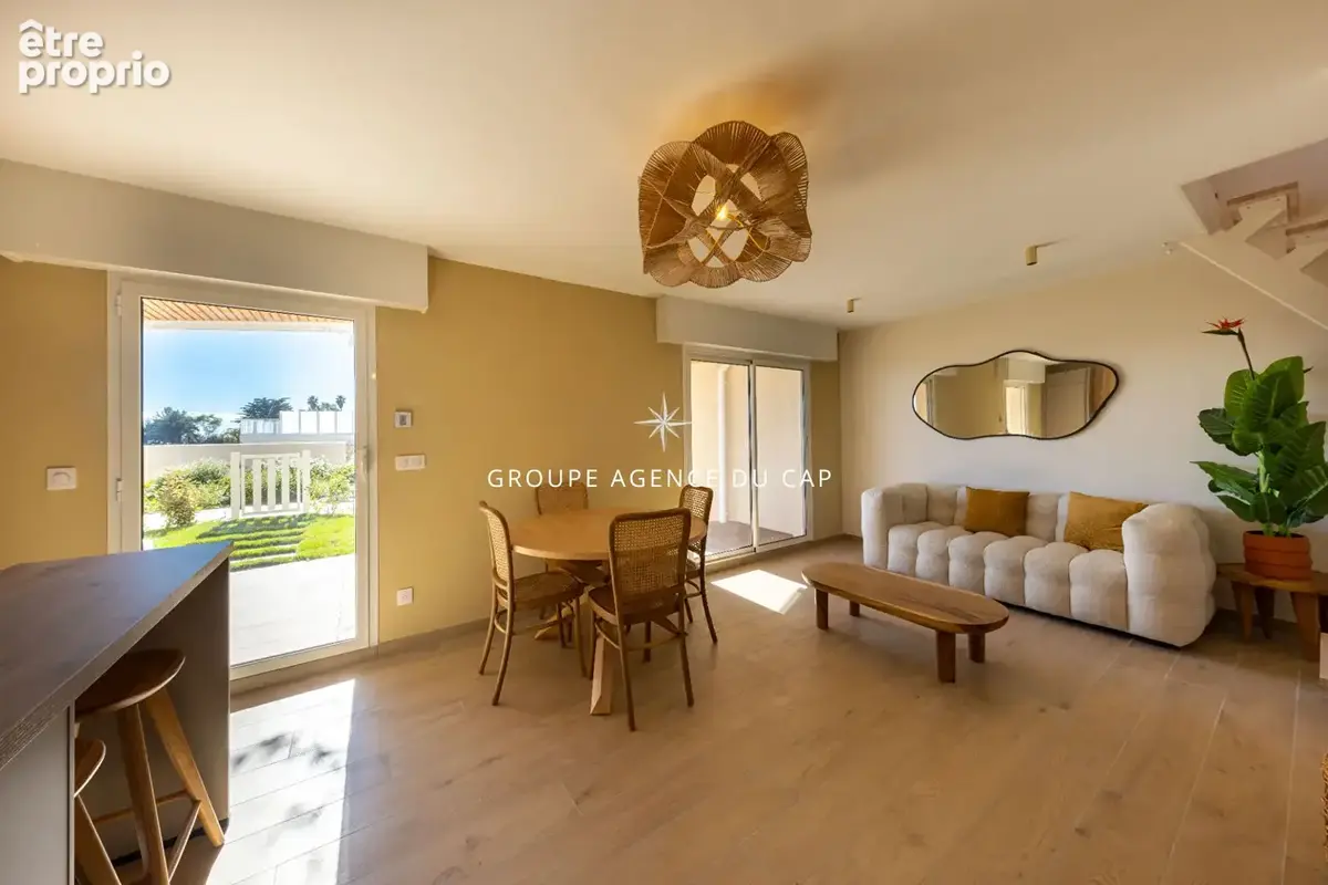 St raphael, pied dans l'eau, duplex 3 pieces de 63 m²  en rez de jardin  + terrasse face mer, parking privé, piscine et acces di - photo 8