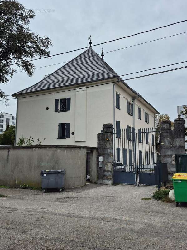 Appartement à LE PONT-DE-CLAIX