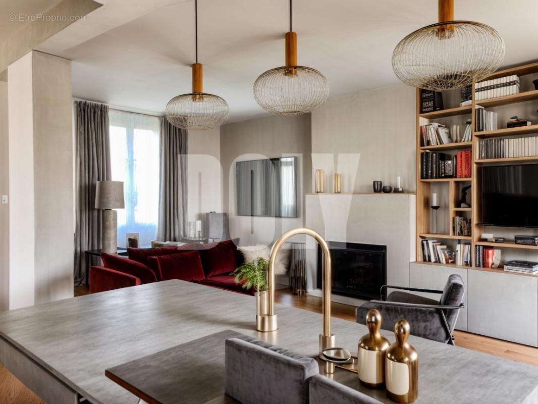 Appartement à NEUILLY-SUR-SEINE