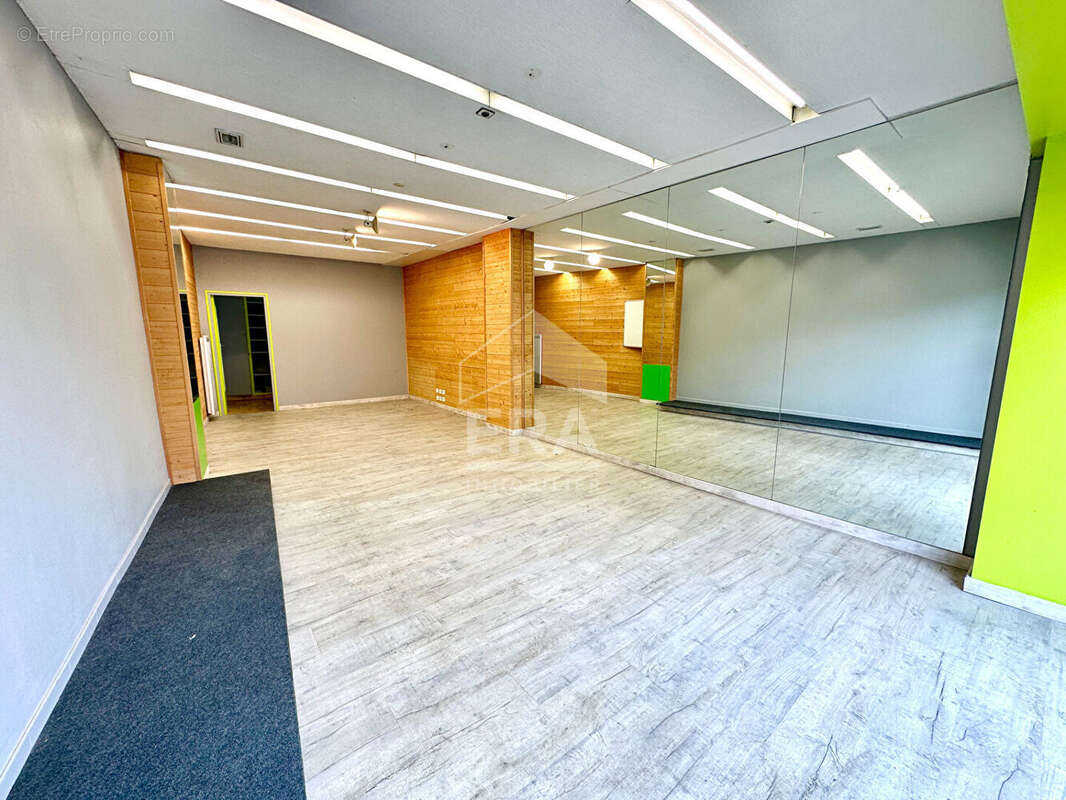 Local commercial 47m² à pau - photo 2