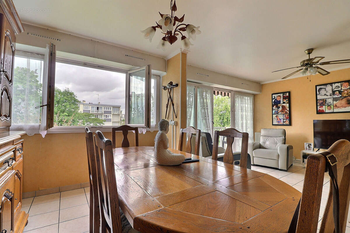 Appartement à LE PLESSIS-BOUCHARD