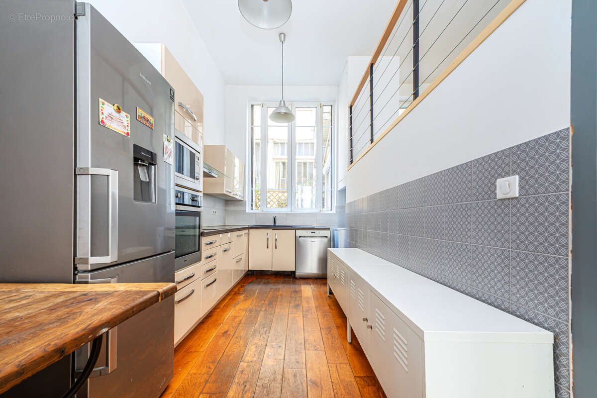 Appartement à PARIS-14E