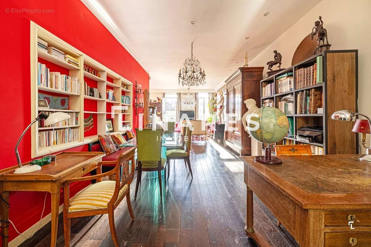 Appartement à MARSEILLE-1E