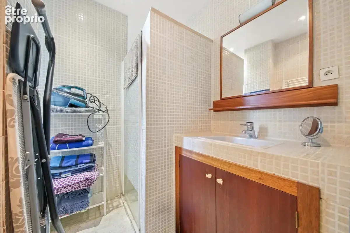 Toulon Est, Quartier Lamalgue : Unique ensemble d'appartements réunis   4 chambres, Jardin & Grand garage - photo 8