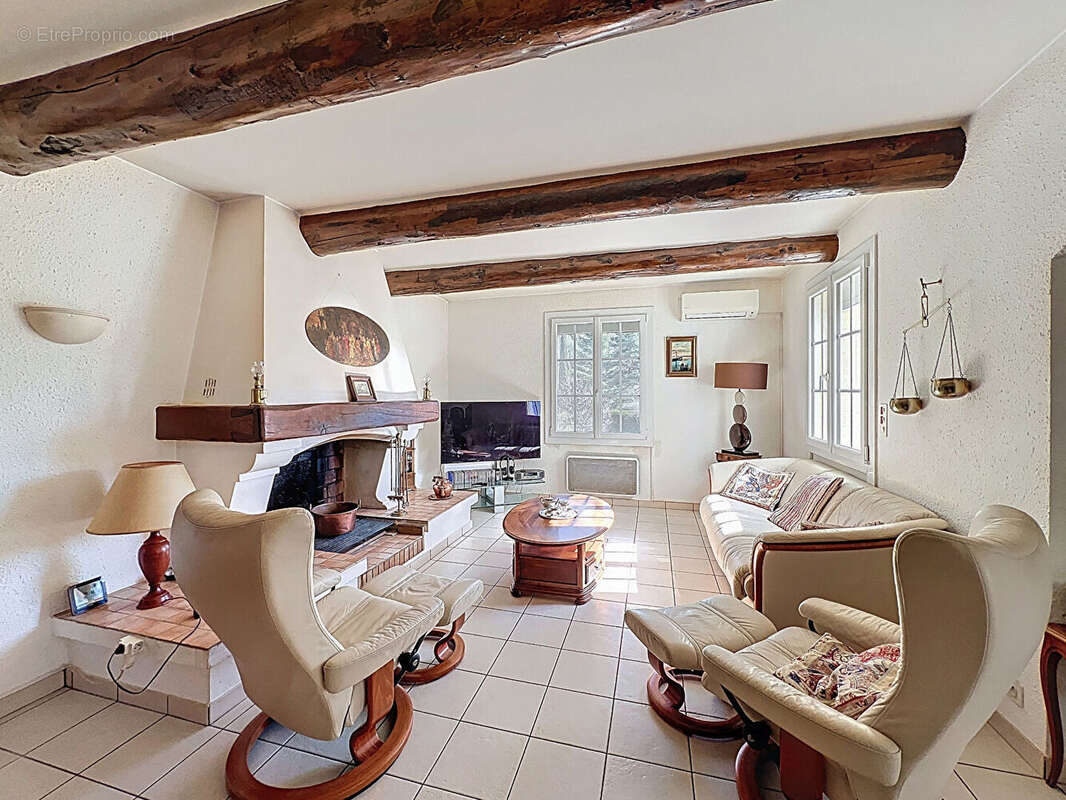 Maison à GREOUX-LES-BAINS