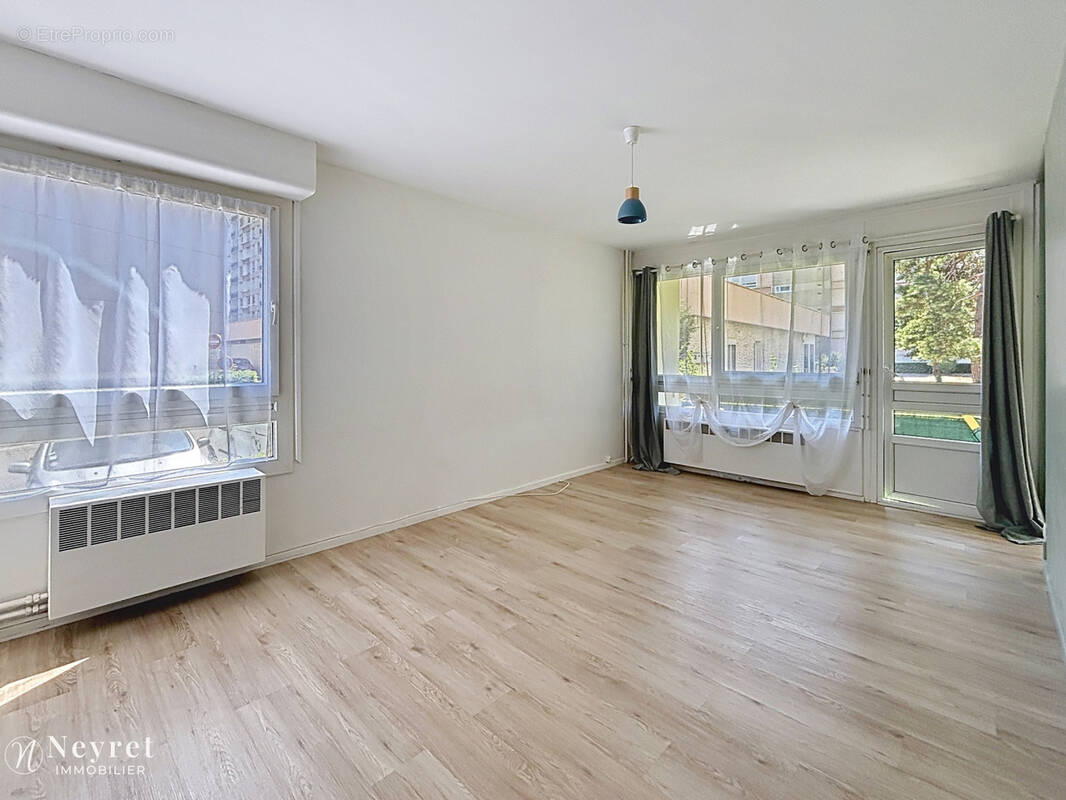 Appartement à OULLINS
