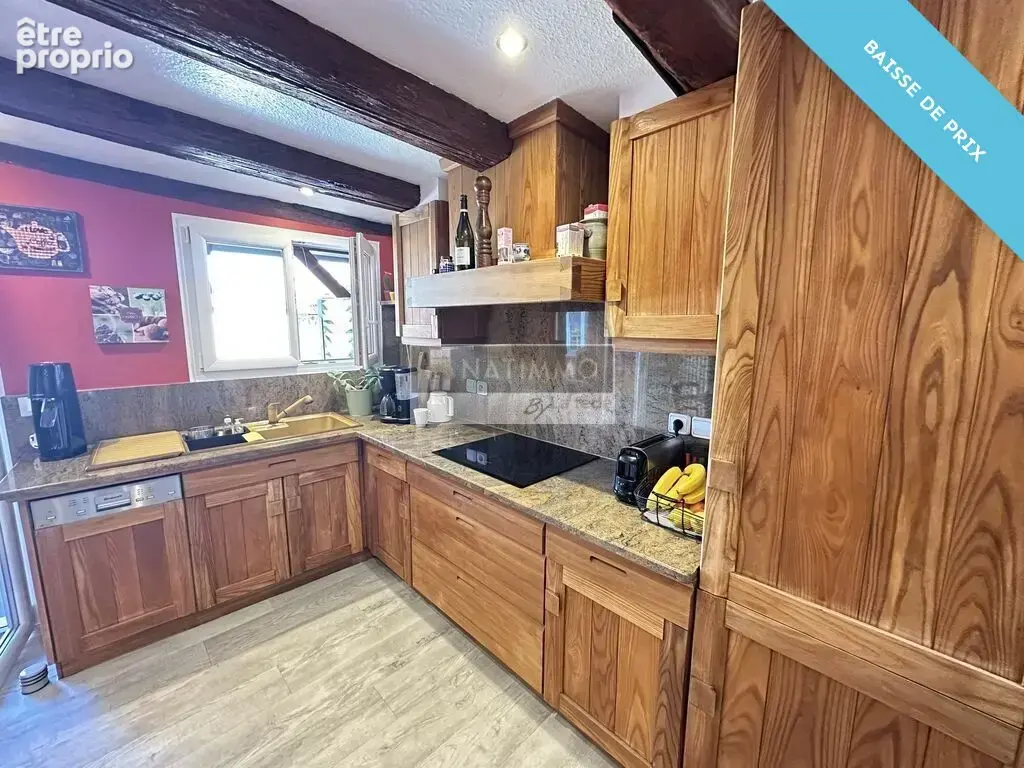 5 pièces de 138 m² avec terrasse et parkings - photo 2