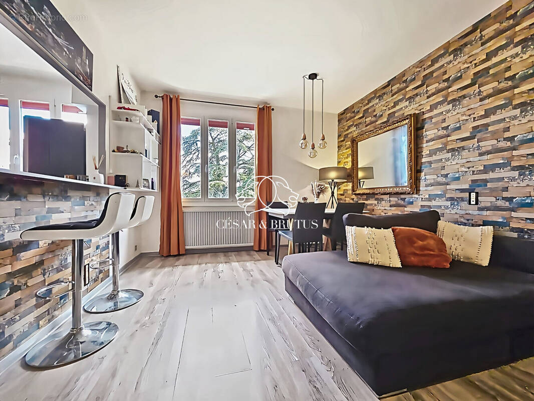 Appartement à TASSIN-LA-DEMI-LUNE