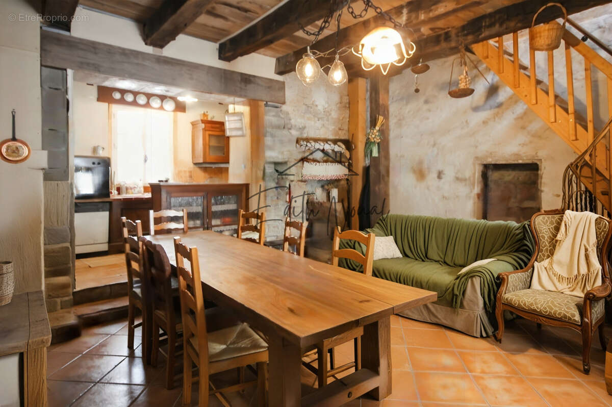 Maison à SAINT-FELIX-DE-SORGUES