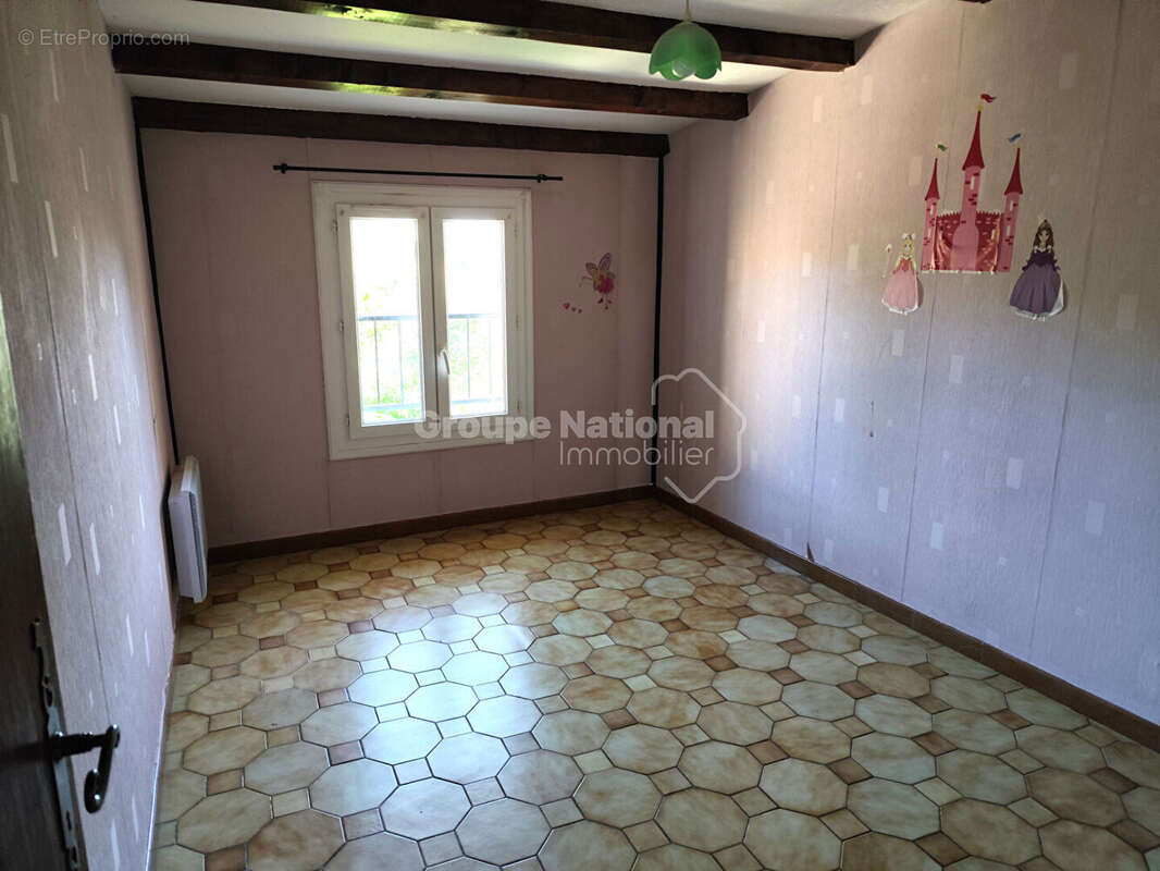 Maison à CAMARET-SUR-AIGUES