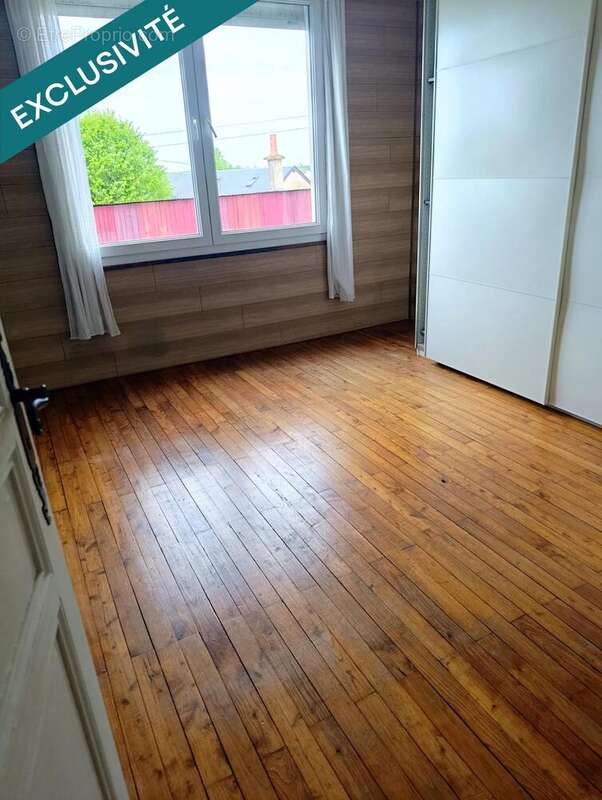 Maison 148 m² à Neuvy-Le-Roi  - photo 8
