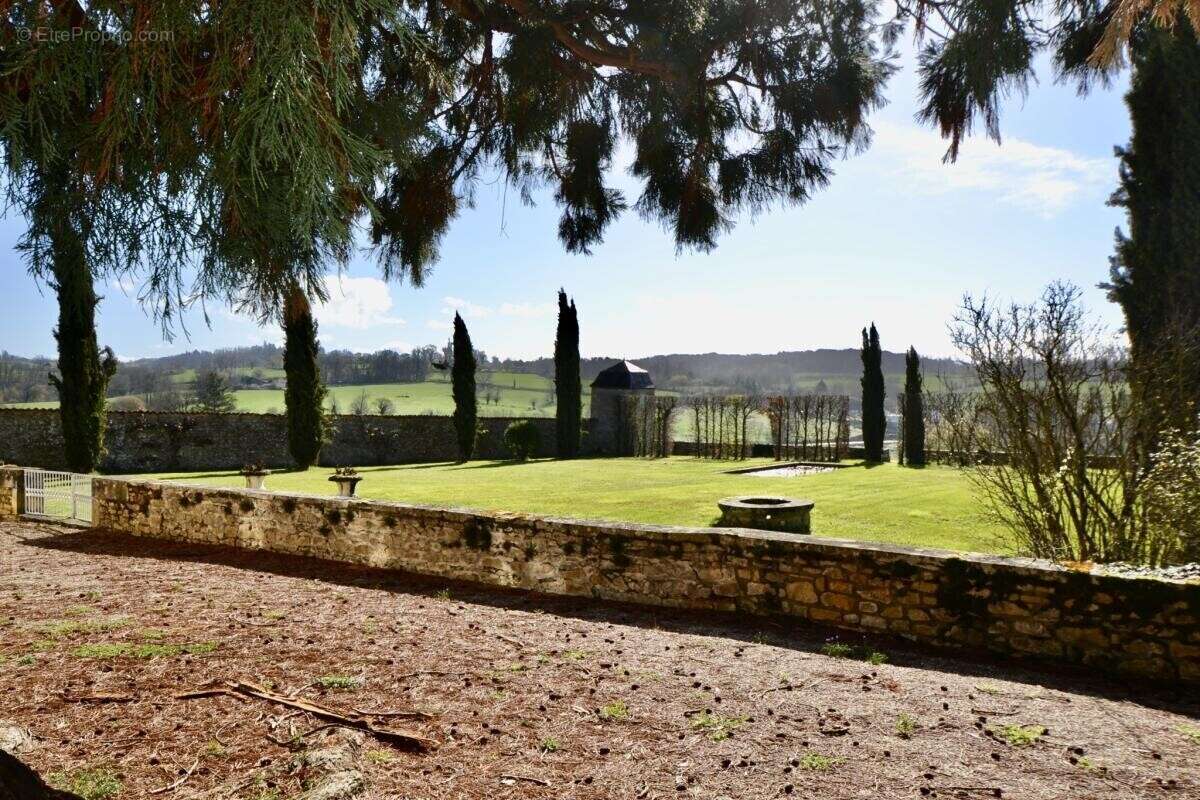 Maison à LA CLAYETTE