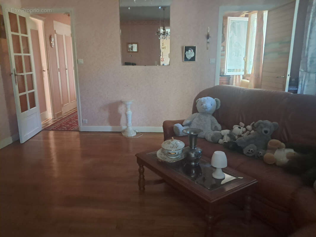 Maison à ARNAC-POMPADOUR