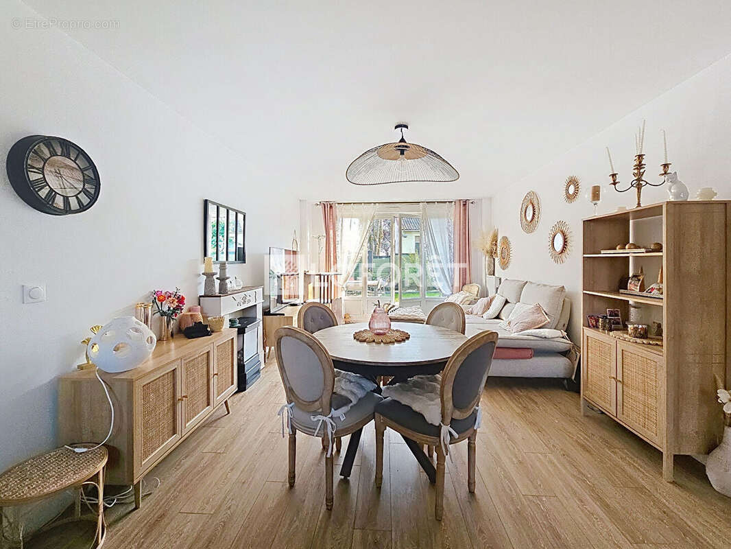 Appartement à LINAS