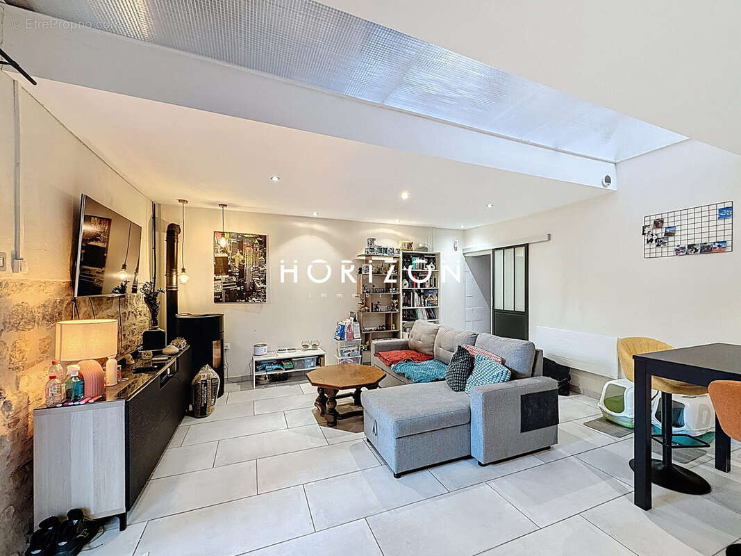 Commerce à CHARENTAY