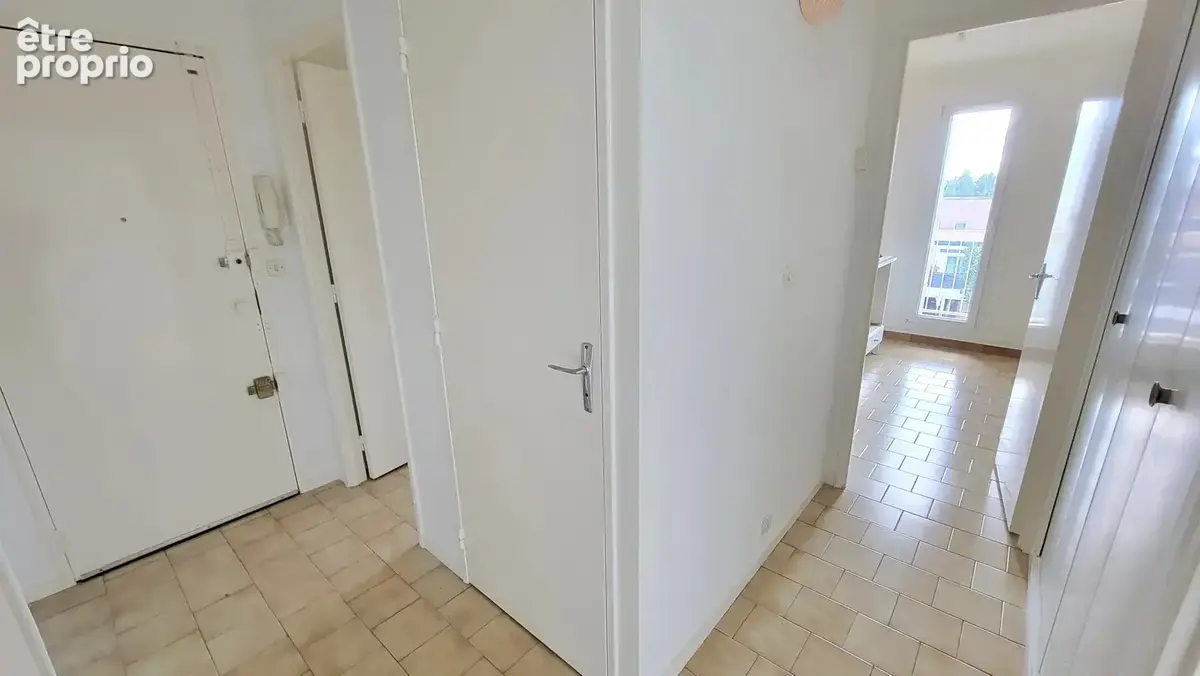 Appartement 2 pièces de 49 m2 avec balcon, cave et Parking – Chelles Gare - photo 6