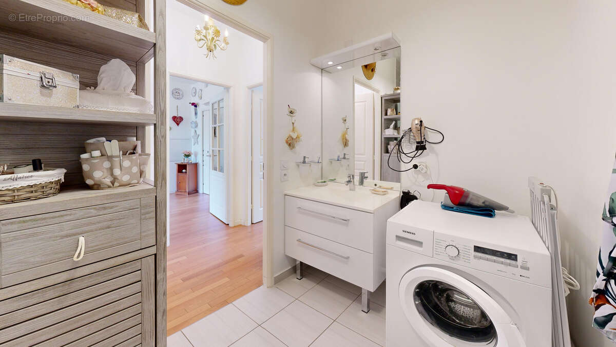 Appartement à LES CLAYES-SOUS-BOIS