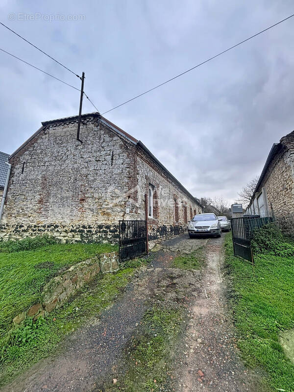 Maison à PUISIEUX-ET-CLANLIEU