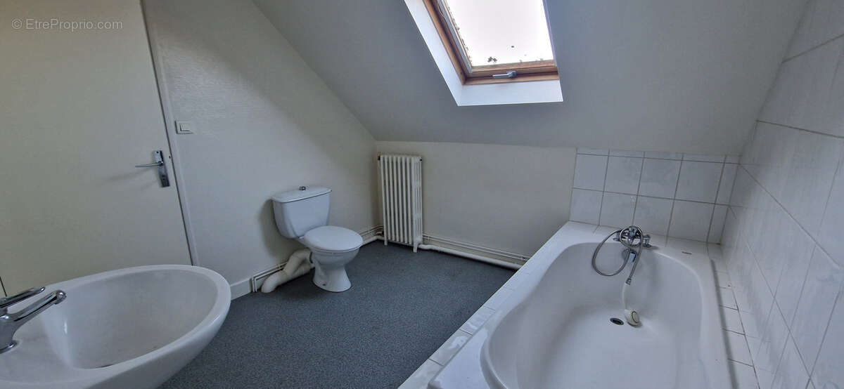 Lubersac, coeur de village maison avec garage - photo 4