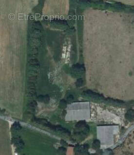 Terrain à SAINT-JUST-SAINT-RAMBERT