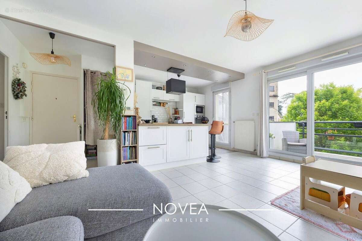 Appartement à NEUVILLE-SUR-SAONE