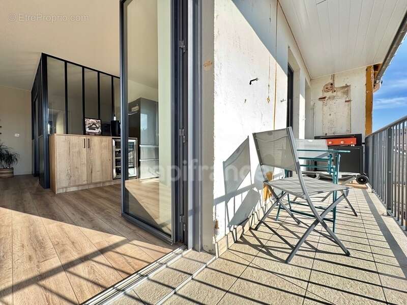 Appartement à LE COTEAU