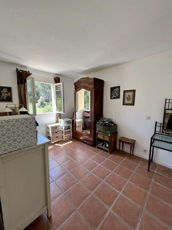 Maison à SAINT-CHAMAS