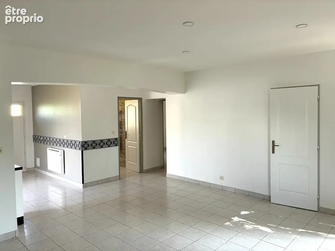 Maison mitoyenne rénovée , secteur eysses . - photo 9