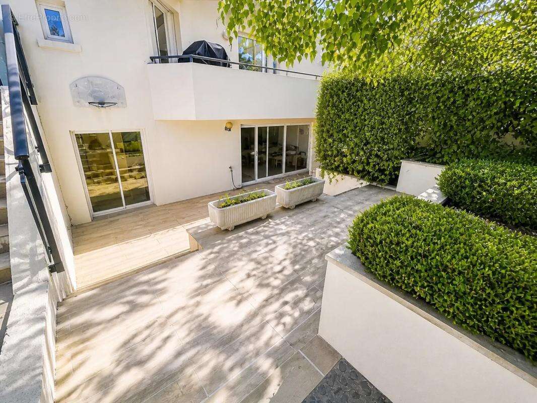Maison d’architecte de 257m² 6 chambres piscine - à rénover - photo 23