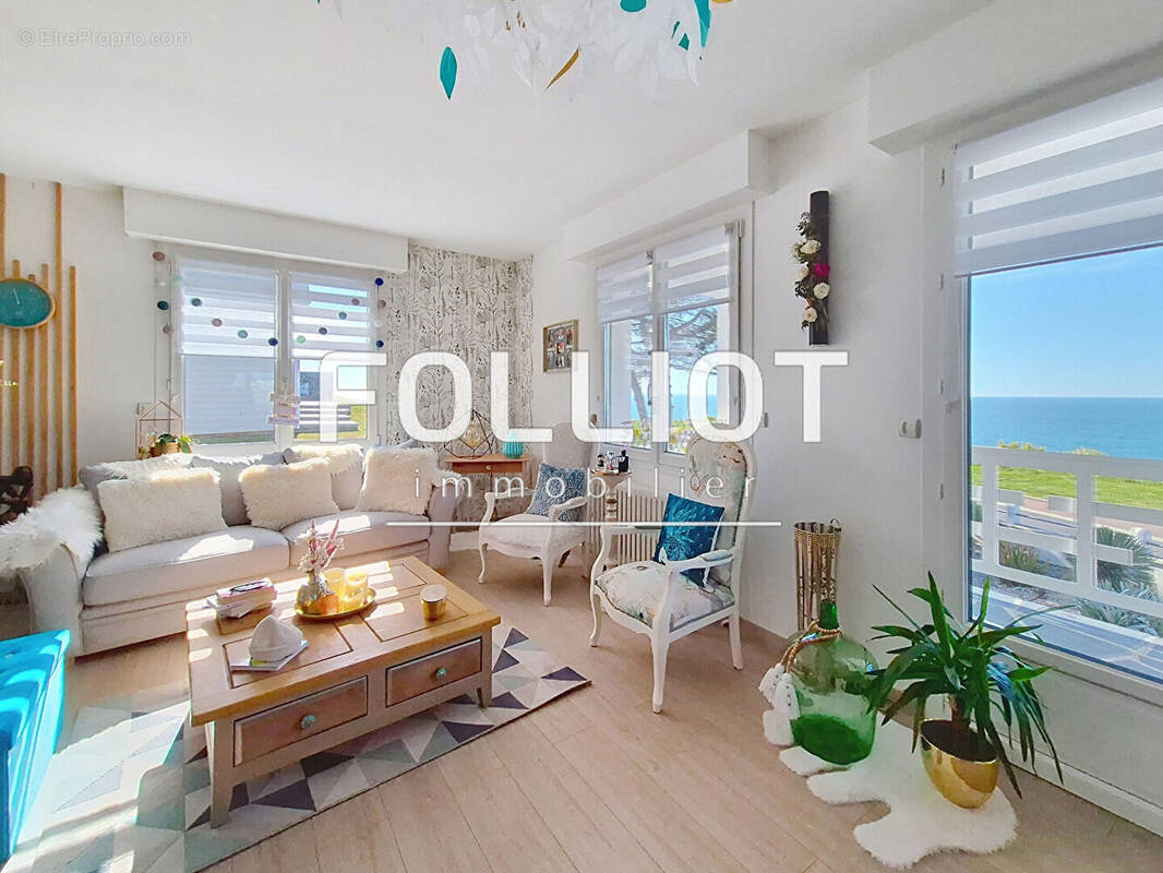 Photo Maison à Donville-Les-Bains au prix de 950 000€