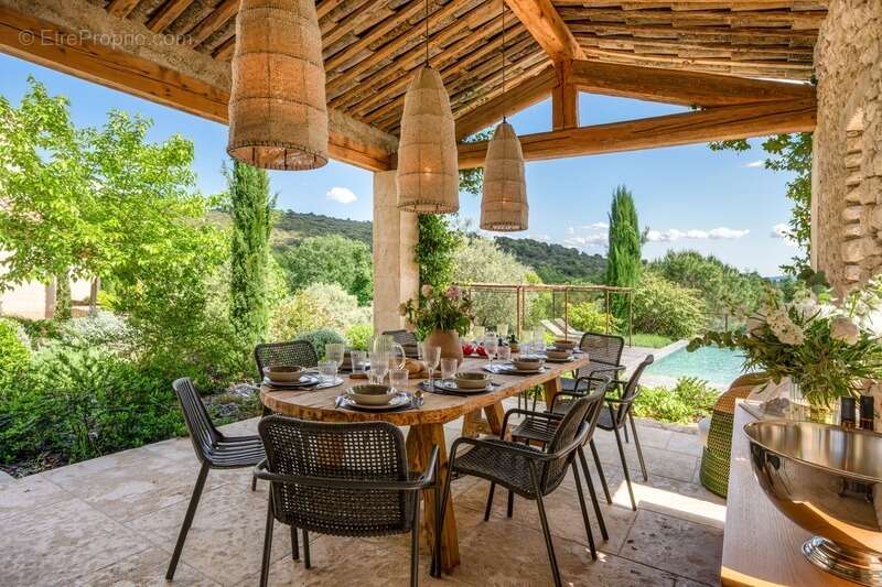 Maison à SAINT-SATURNIN-LES-APT
