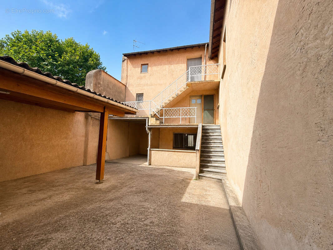 Maison de village d'environ 89m2 avec dépendance, garage et fort potentiel   Le Péage-de-Roussillon - photo 10