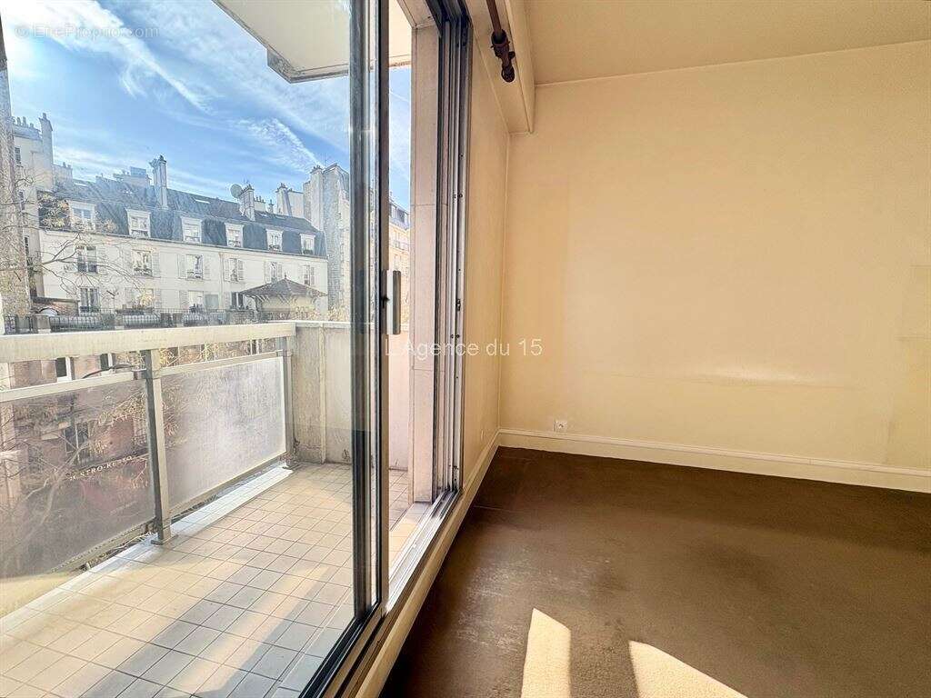 Appartement à PARIS-15E