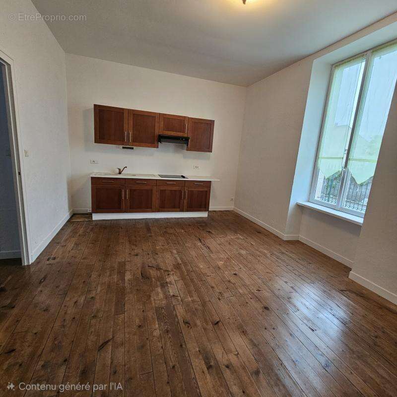 Maison à CHAMPAGNE-LES-MARAIS